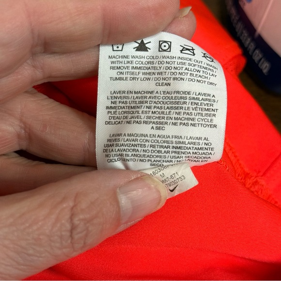 Nike Dri-FIT Long Sleeve Red/Orange Athletic Top – Size M - Picture 7 of 8